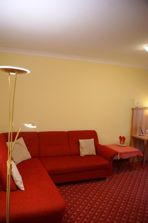 Kurhotel Kaiser Trajan Bad Goegging Phòng bức ảnh